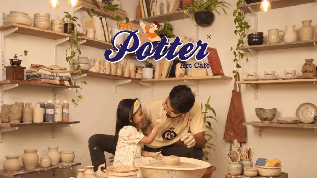 Mr Potter Art Cafe - Pottery Studio